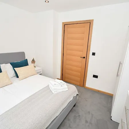 Contemporary 1 Bed In *