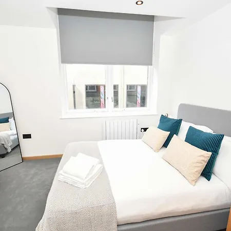 Apartment Contemporary 1 Bed In Leeds (West Yorkshire)