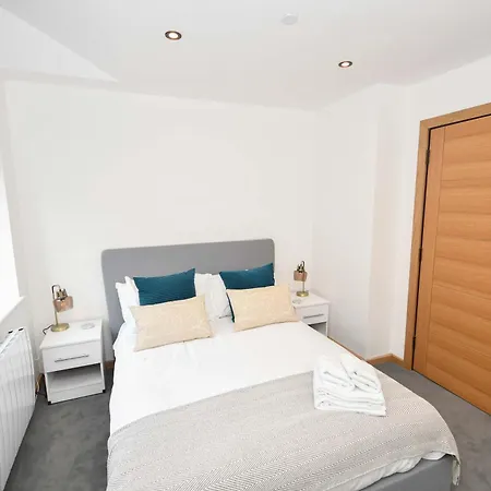 Contemporary 1 Bed In * Leeds (West Yorkshire)