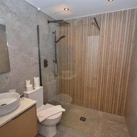 Apartment Contemporary 1 Bed In Leeds (West Yorkshire)