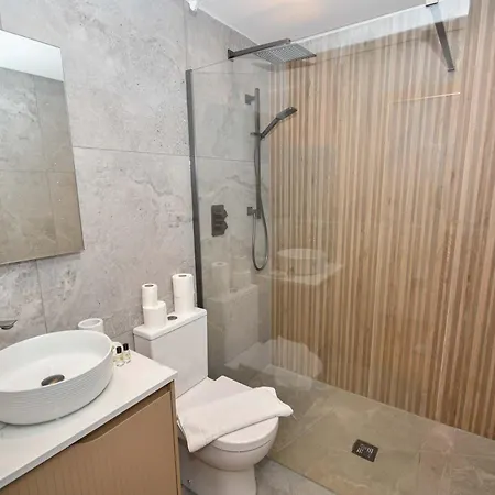 Contemporary 1 Bed In